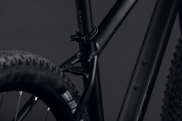 Cube Aim SLT soot´n´black 27,5" 2027 Hardtail Mountain Bike Kerékpár - fekete