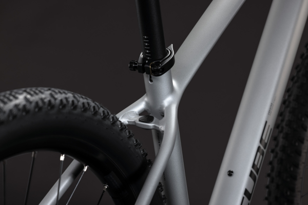 Cube Reaction Pro platinum´n´black 27,5" 2027 Hardtail Mountain Bike Kerékpár - szürke