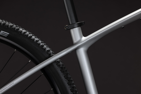 Cube Reaction Pro platinum´n´black 27,5" 2027 Hardtail Mountain Bike Kerékpár - szürke