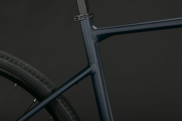 Cube Nulane Pro night´n´chrome 28" 2027 Fittness Kerékpár - fekete