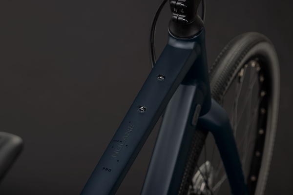 Cube Nulane Pro night´n´chrome 28" 2027 Fittness Kerékpár - fekete