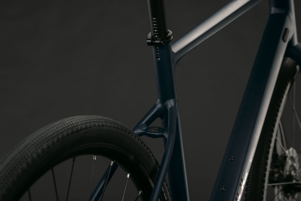 Cube Nulane Pro night´n´chrome 28" 2027 Fittness Kerékpár - fekete