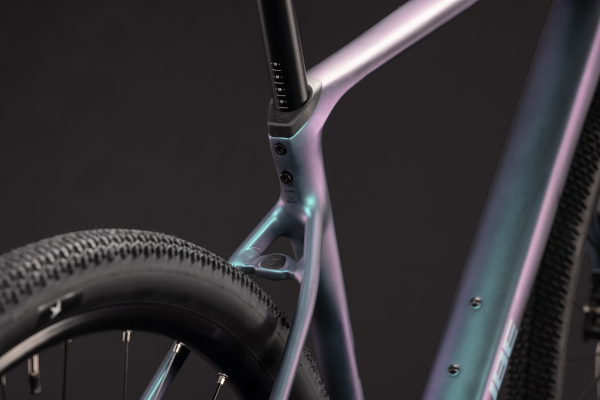 Cube Nulane Race smaragdgrey´n´prizm 28" 2027 Fittness Kerékpár - lila
