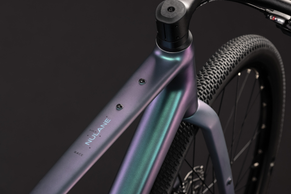 Cube Nulane Race smaragdgrey´n´prizm 28" 2027 Fittness Kerékpár - lila