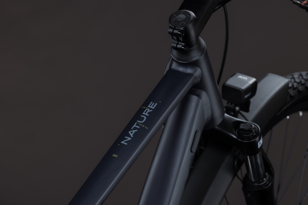Cube Nature ONE FE ink´n´grey 28" 2027 Offroad Cross Trekking Kerékpár - fekete