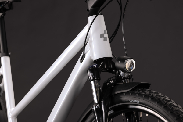 Cube Nature Pro FE metallicwhite´n´reflex 28" 2027 Offroad Cross Trekking Trapeze Kerékpár - fehér