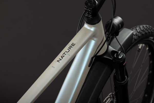 Cube Nature EXC FE glintsand´n´black 28" 2027 Offroad Cross Trekking Kerékpár - világosszürke