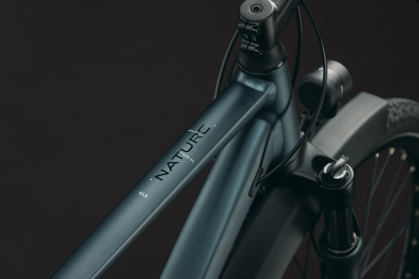 Cube Nature SLX FE indigometallic´n´black 28" 2027 Offroad Cross Trekking Kerékpár - sötétszürke