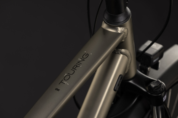 Cube Touring ONE flashstone´n´coalchrome 28" 2027 Onroad Trekking Kerékpár - barna