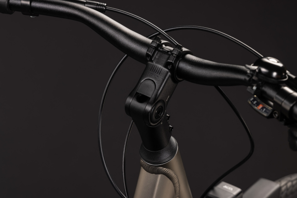 Cube Touring ONE flashstone´n´coalchrome 28" 2027 Onroad Trekking Easy Entry Kerékpár - barna