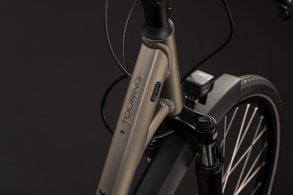 Cube Touring ONE flashstone´n´coalchrome 28" 2027 Onroad Trekking Easy Entry Kerékpár - barna