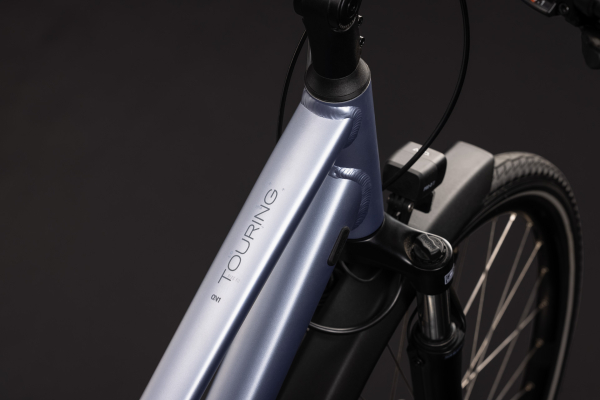 Cube Touring ONE silverblue´n´reflex 28" 2027 Onroad Trekking Trapeze Kerékpár - ezüst
