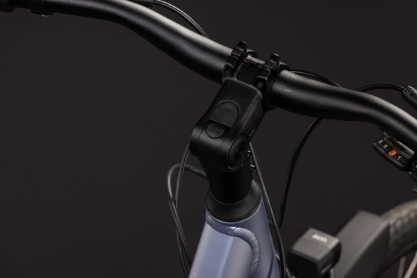 Cube Touring ONE silverblue´n´reflex 28" 2027 Onroad Trekking Easy Entry Kerékpár - ezüst