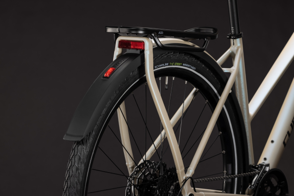 Cube Kathmandu ONE glintsand´n´black 28" 2027 Onroad Trekking Trapeze Kerékpár - világosszürke