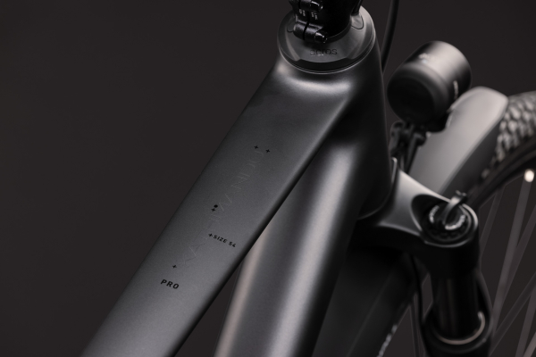 Cube Kathmandu Pro slabgrey´n´chrome 28" 2027 Onroad Trekking Kerékpár - szürke