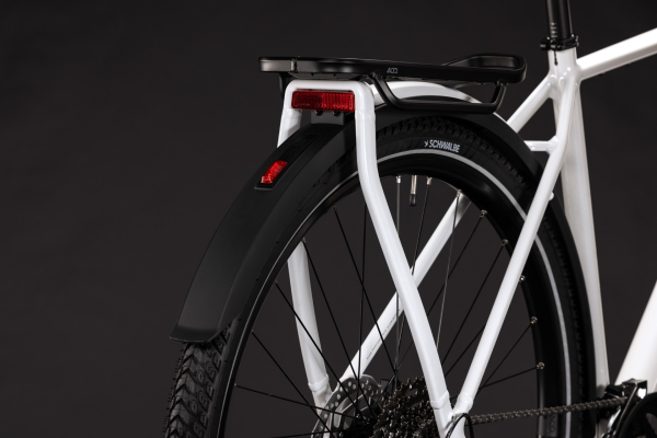 Cube Kathmandu Pro metallicwhite´n´chrome 28" 2027 Onroad Trekking Kerékpár - fehér