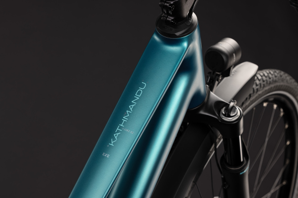 Cube Kathmandu EXC metallicpetrol´n´sea 28" 2027 Onroad Trekking Trapeze Kerékpár - sötétkék