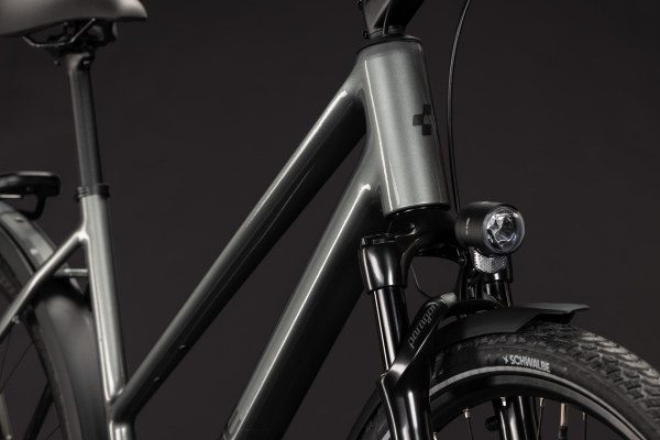 Cube Kathmandu SLT flashgrey´n´chrome 28" 2027 Onroad Trekking Trapeze Kerékpár - szürke