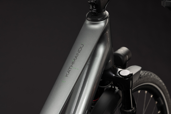 Cube Kathmandu SLT flashgrey´n´chrome 28" 2027 Onroad Trekking Trapeze Kerékpár - szürke