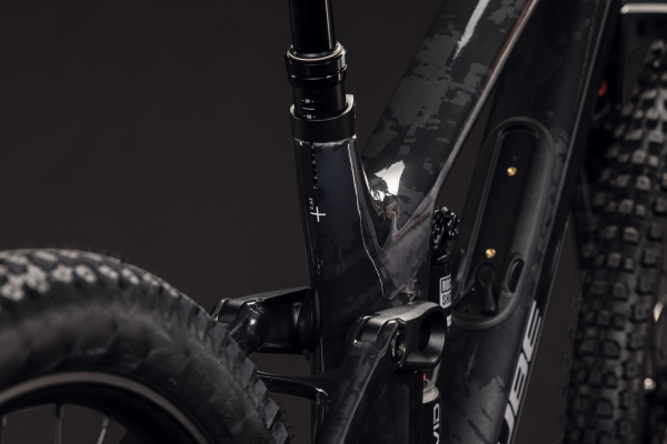 Cube FRITZZ C:62 Super TM graphiteglitch´n´grey 29/27,5 coll Fully Mountain Bike Kerékpár - fekete