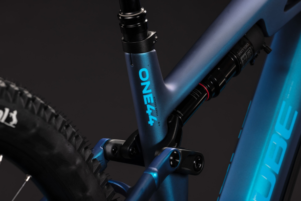 Cube Stereo Hybrid ONE44 HPC EXC 800 nebula´n´blue 29" 2027 Elektromos Fully Mountain Bike Kerékpár - sötétkék