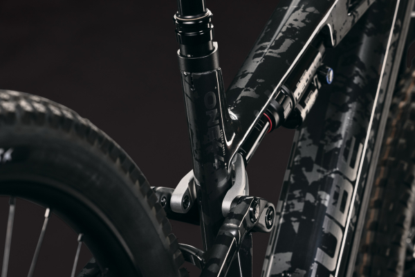 Cube Stereo Hybrid ONE44 HPC Super TM 800 graphiteglitch´n´grey 29" 2027 Elektromos Fully Mountain Bike Kerékpár - fekete