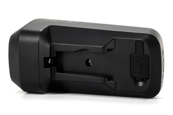 Cube Acid Pro 40 USB Kerékpár Első Lámpa - fekete