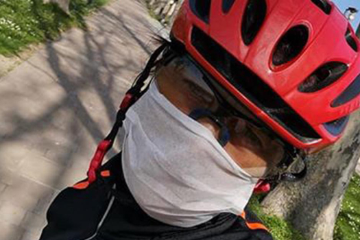 A lány a maszk mögött - A 