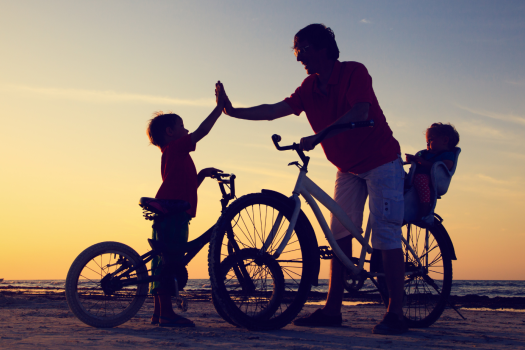 Kisgyerekkel biciklizéshez gyerekülést vagy utánfutót vegyünk?